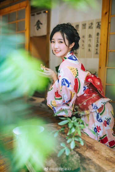 Hình ảnh gái Nhật xinh đẹp tỏa sáng với sự tươi mới và độc đáo.
